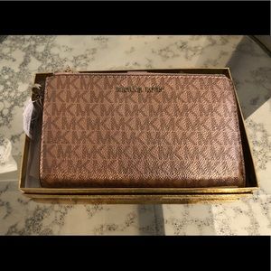 Brand new authentic Michael Kors wristlet wallet